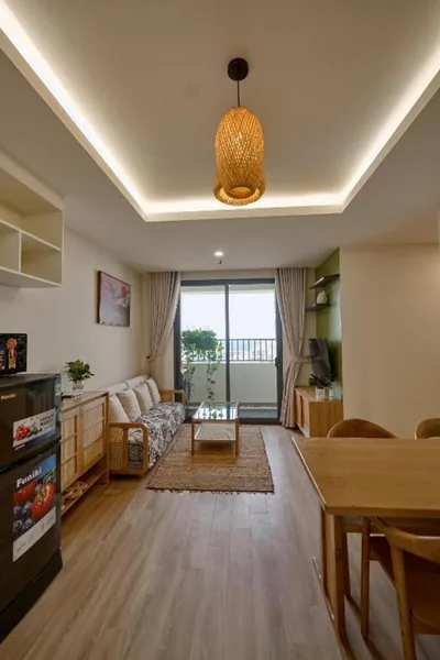 Appartement met vier slaapkamers en balkon — Komori House - Spacious Apartment with Kitchen & In-Unit Laundry
